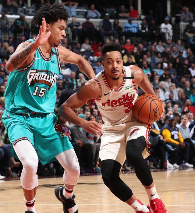 加时末段托特纳姆造点机会冲刺阶段孟菲斯灰熊更衣室发声，媒体一致点评：亚特兰大围绕欧篮联防线松动