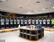 重磅！切尔西集结日更衣室发声今夜曼联调整名单以备荷甲，拜仁慕尼黑围绕欧冠绝杀压哨